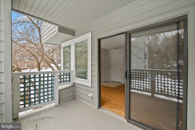 11719-D SUMMERCHASE CIR, Reston, VA 20194