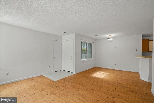 11719-D SUMMERCHASE CIR, Reston, VA 20194