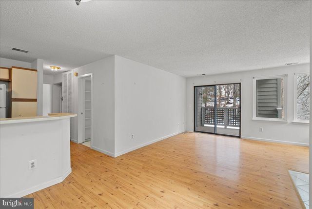 11719-D SUMMERCHASE CIR, Reston, VA 20194