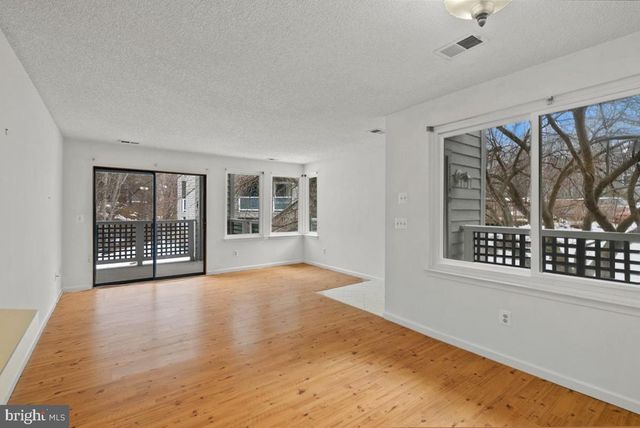 11719-D SUMMERCHASE CIR, Reston, VA 20194