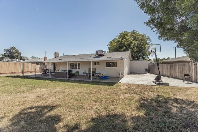 1385 Bernadine Drive, Clovis, CA 93611