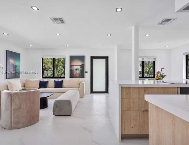 400 NW 40th Street, Miami, FL 33127