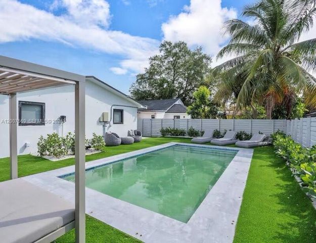 400 NW 40th Street, Miami, FL 33127