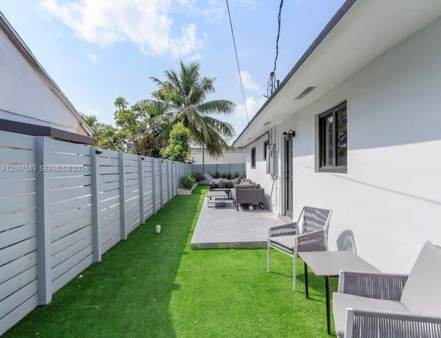 400 NW 40th Street, Miami, FL 33127