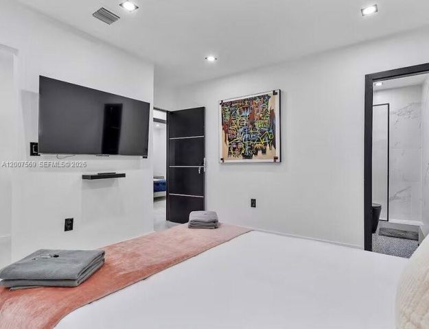 400 NW 40th Street, Miami, FL 33127