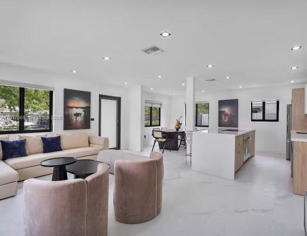 400 NW 40th Street, Miami, FL 33127