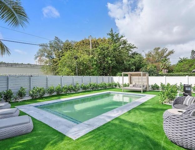 400 NW 40th Street, Miami, FL 33127