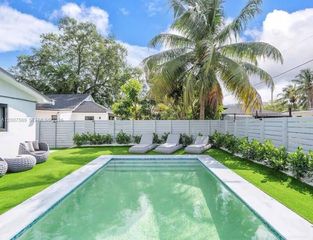 400 NW 40th Street, Miami, FL 33127