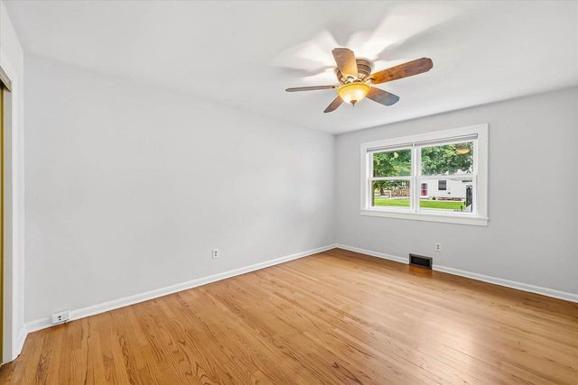 4432 W Howard AVENUE, Milwaukee, WI 53220