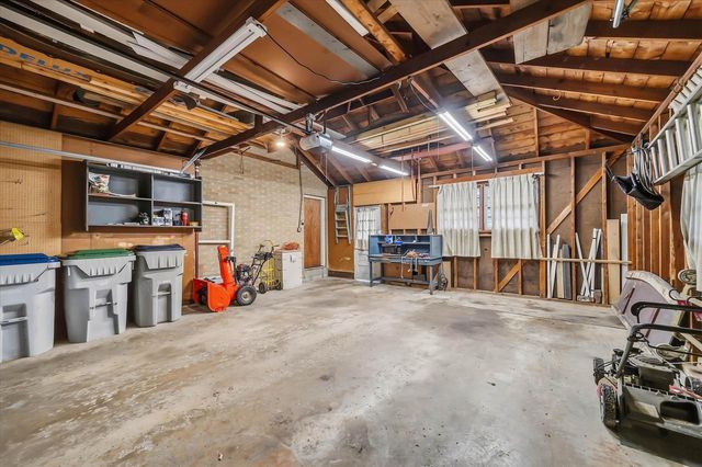 4432 W Howard AVENUE, Milwaukee, WI 53220
