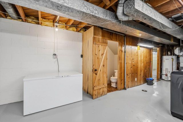 4432 W Howard AVENUE, Milwaukee, WI 53220