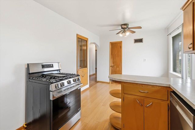 4432 W Howard AVENUE, Milwaukee, WI 53220