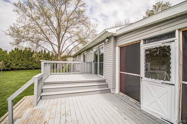 403 Stillwell Circle, Dewitt, NY 13057