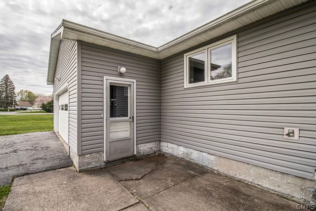 403 Stillwell Circle, Dewitt, NY 13057