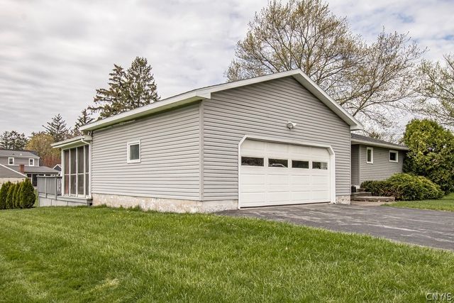 403 Stillwell Circle, Dewitt, NY 13057