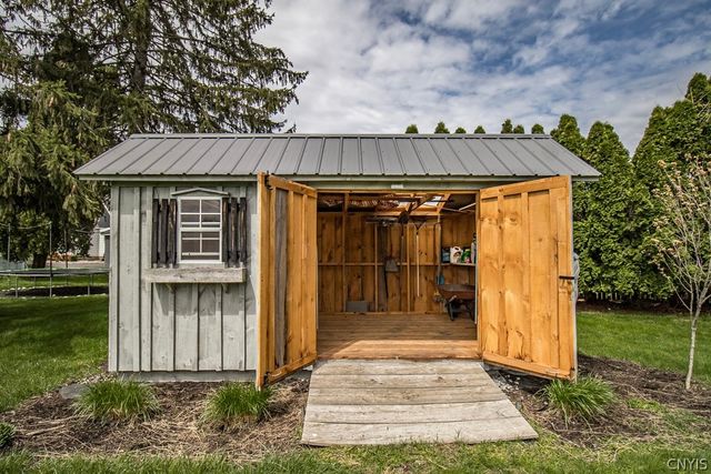 403 Stillwell Circle, Dewitt, NY 13057