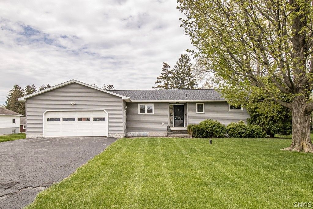 403 Stillwell Circle, Dewitt, NY 13057