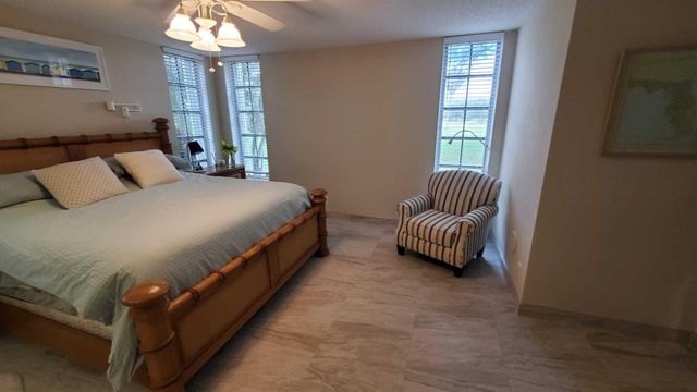 3800 OAKS CLUBHOUSE Drive 112, Pompano Beach, FL 33069