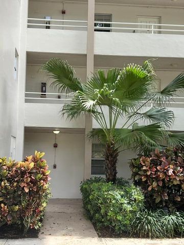 3800 OAKS CLUBHOUSE Drive 112, Pompano Beach, FL 33069