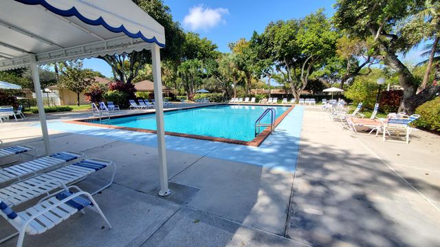 3800 OAKS CLUBHOUSE Drive 112, Pompano Beach, FL 33069