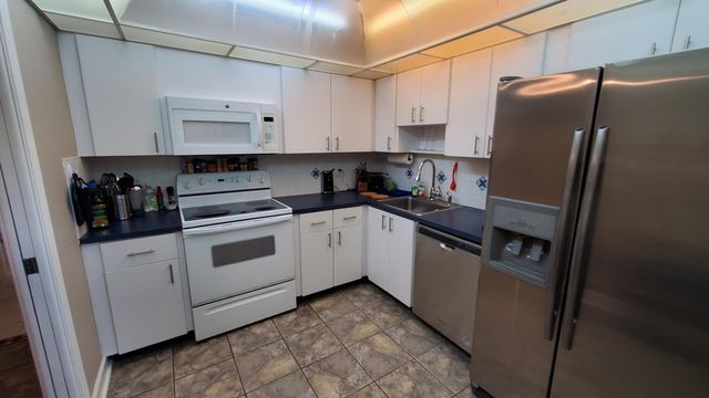 3800 OAKS CLUBHOUSE Drive 112, Pompano Beach, FL 33069