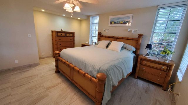 3800 OAKS CLUBHOUSE Drive 112, Pompano Beach, FL 33069