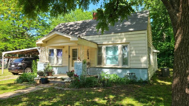 304 Minnesota St, Winfield, KS 67156