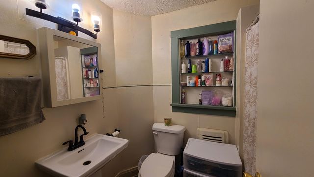 304 Minnesota St, Winfield, KS 67156