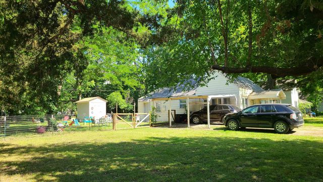 304 Minnesota St, Winfield, KS 67156