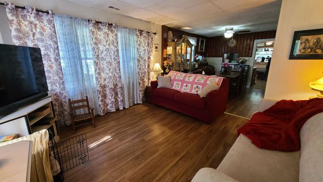 304 Minnesota St, Winfield, KS 67156