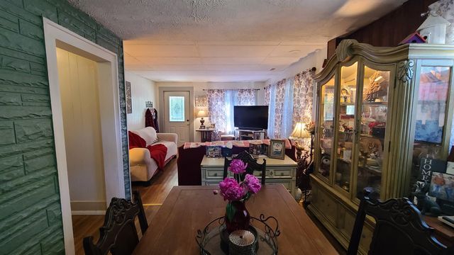 304 Minnesota St, Winfield, KS 67156