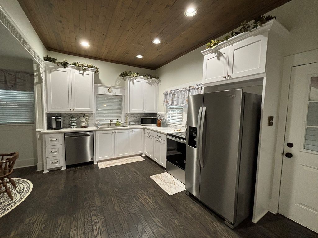 506 W Baylor Street A, Ennis, TX 75119