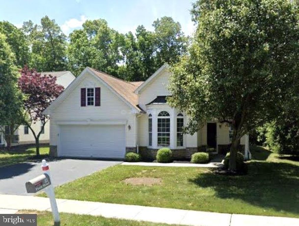 23 YORK RD, Pennington, NJ 08534