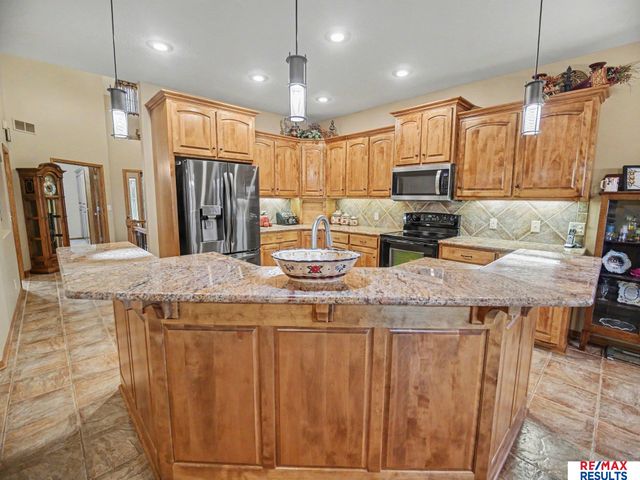 3626 S 193 Street, Omaha, NE 68130