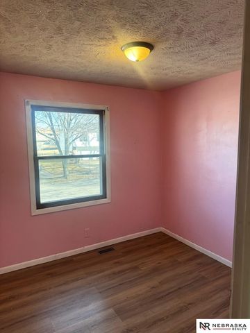 5811 Queens Drive, Lincoln, NE 68516