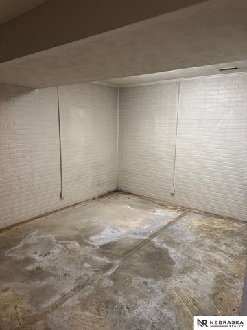 5811 Queens Drive, Lincoln, NE 68516