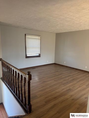 5811 Queens Drive, Lincoln, NE 68516