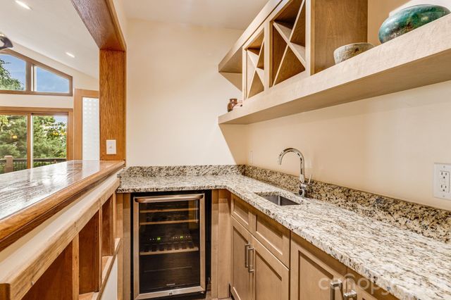 55 Glade Lane, Black Mountain, NC 28711