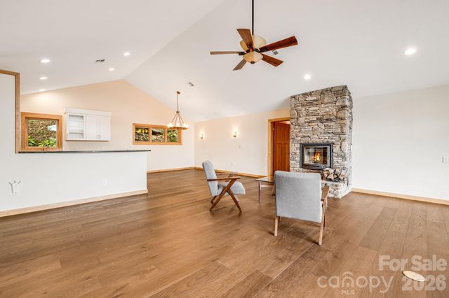 55 Glade Lane, Black Mountain, NC 28711