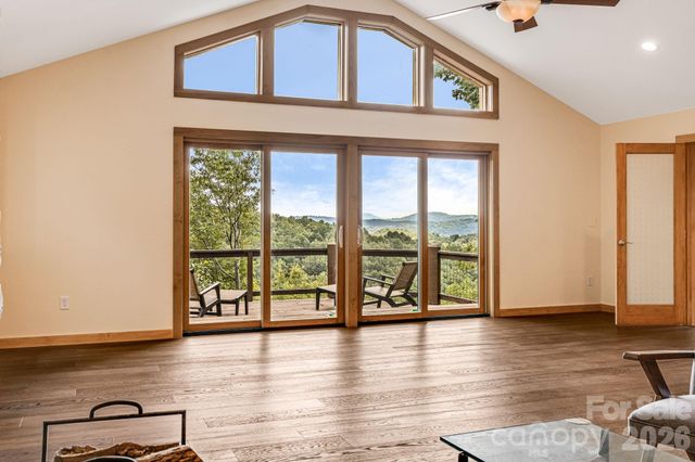 55 Glade Lane, Black Mountain, NC 28711