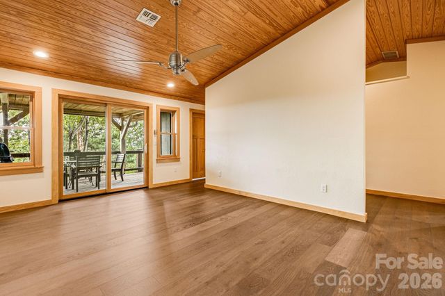 55 Glade Lane, Black Mountain, NC 28711