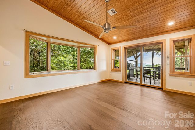 55 Glade Lane, Black Mountain, NC 28711