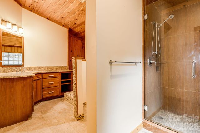 55 Glade Lane, Black Mountain, NC 28711