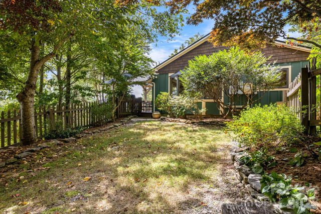 55 Glade Lane, Black Mountain, NC 28711