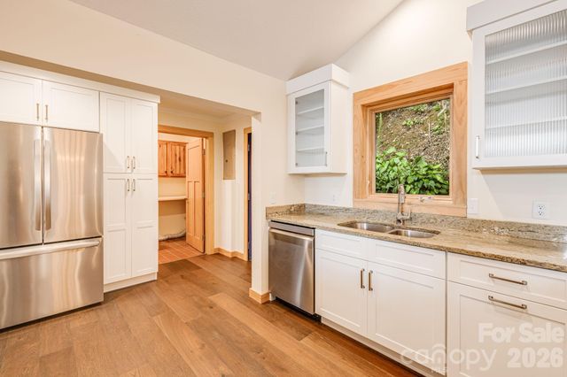 55 Glade Lane, Black Mountain, NC 28711