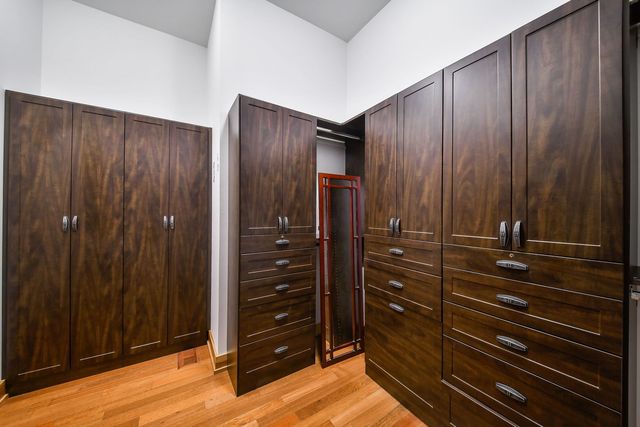 908 Julian Court, Naperville, IL 60540