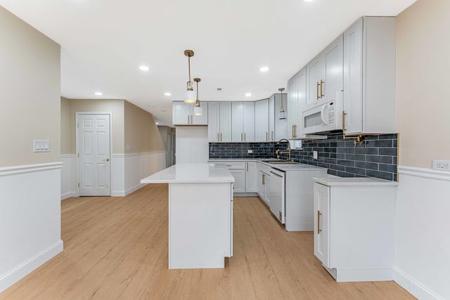 6615 S Normal Boulevard, Chicago, IL 60621