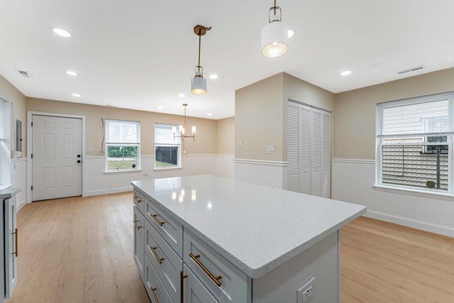 6615 S Normal Boulevard, Chicago, IL 60621