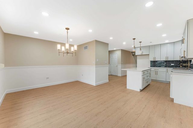 6615 S Normal Boulevard, Chicago, IL 60621