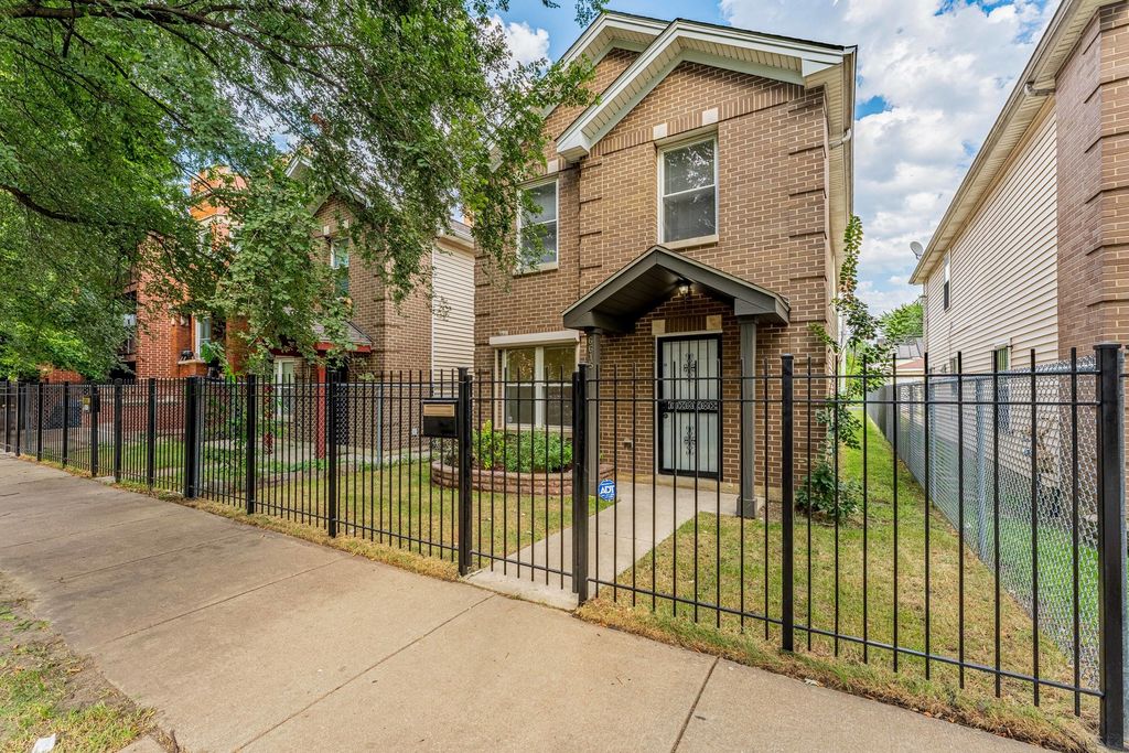 6615 S Normal Boulevard, Chicago, IL 60621